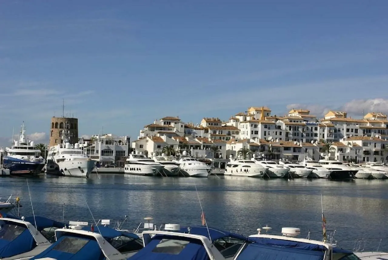 Beachfront Luxury Residence, Playas Del Duque, Puerto Banus, 马尔韦利亚 公寓